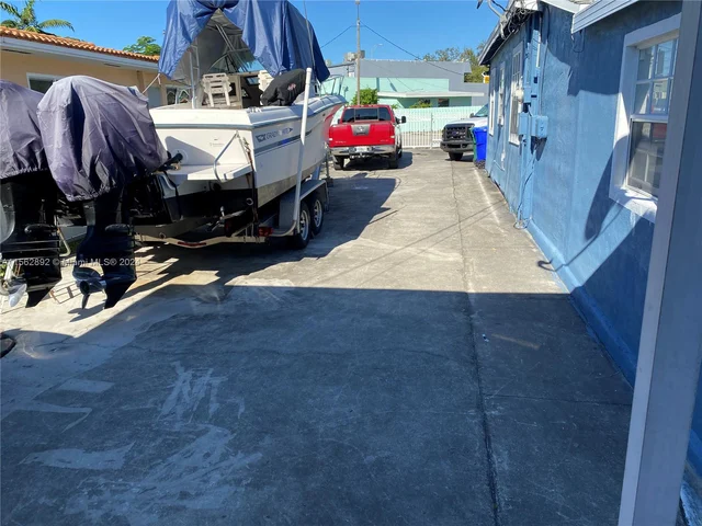 27 SW 55 Ave Rd, Miami FL 33134