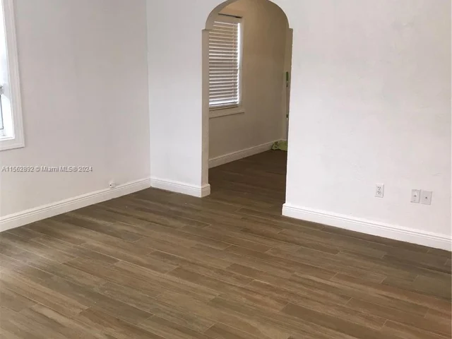 27 SW 55 Ave Rd, Miami FL 33134