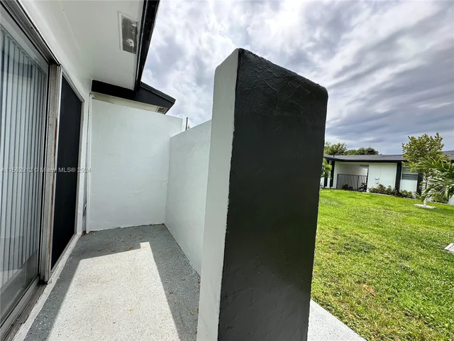 6032 SW 25th St # 1, Miramar FL 33023