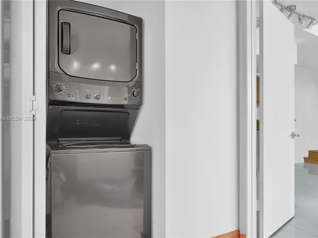 350 S Miami Ave # 708, Miami FL 33130