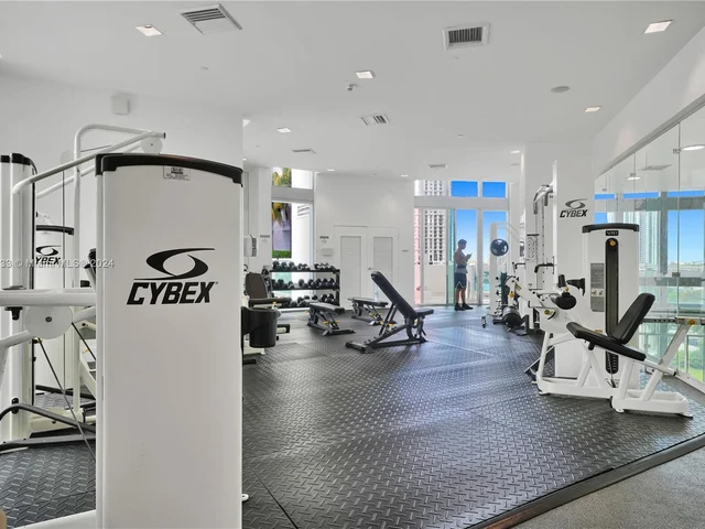 350 S Miami Ave # 708, Miami FL 33130