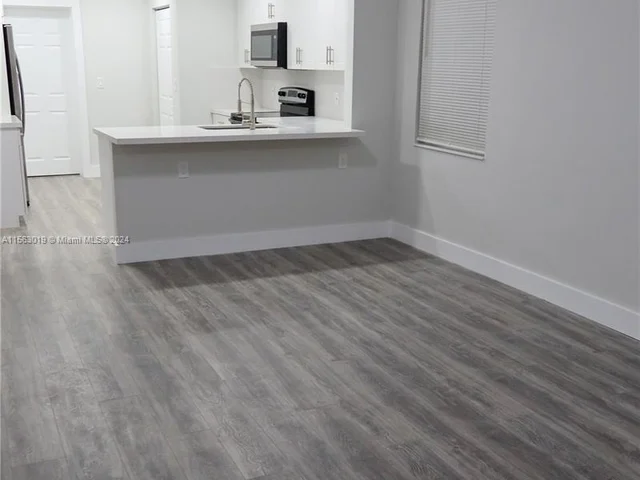 551 NW 2nd St, Florida City FL 33034