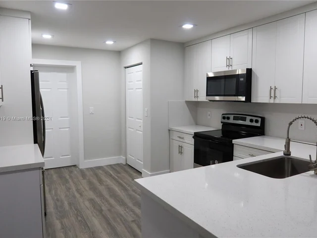 551 NW 2nd St, Florida City FL 33034