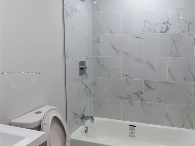 551 NW 2nd St, Florida City FL 33034