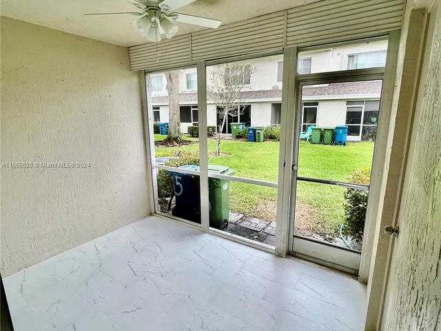 5 Whitehead Cir # 5, Weston FL 33326