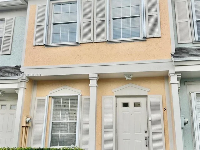 5 Whitehead Cir # 5, Weston FL 33326