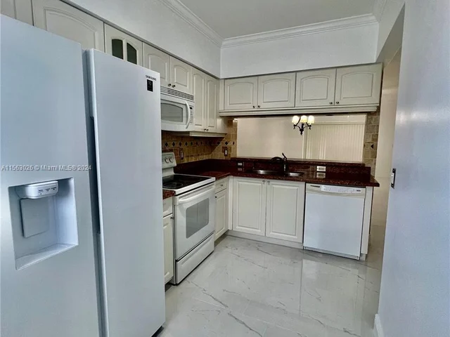 5 Whitehead Cir # 5, Weston FL 33326