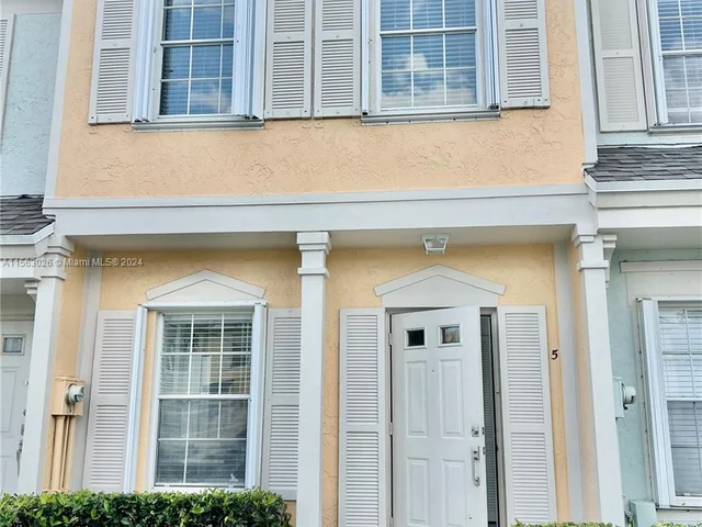 5 Whitehead Cir # 5, Weston FL 33326