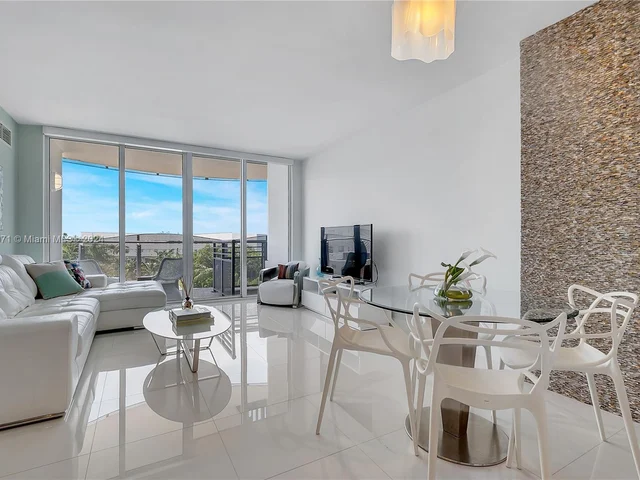 2155 Washington Ct # 502, Miami Beach FL 33139