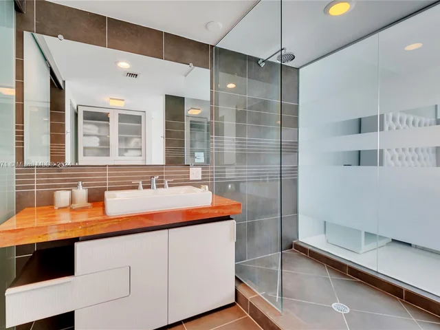 2155 Washington Ct # 502, Miami Beach FL 33139