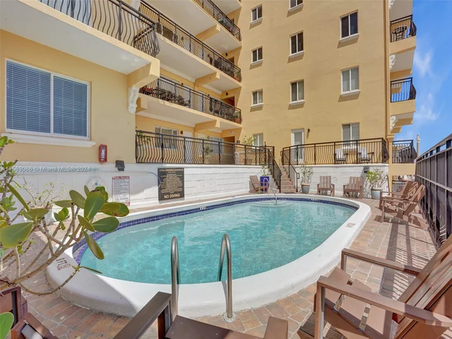 1815 N Surf Rd # 202, Hollywood FL 33019