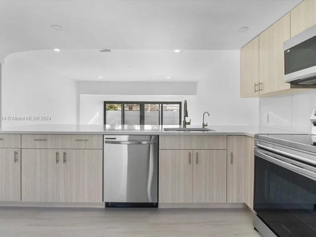 702 NE 23rd Ave # 1, Pompano Beach FL 33062