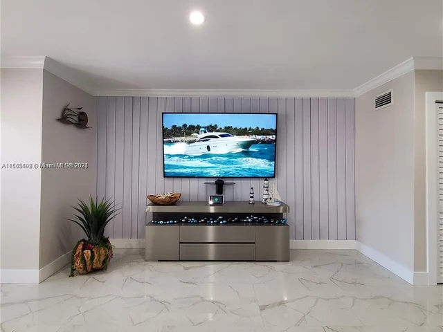 2219 NE 123rd St # 2219, North Miami FL 33181