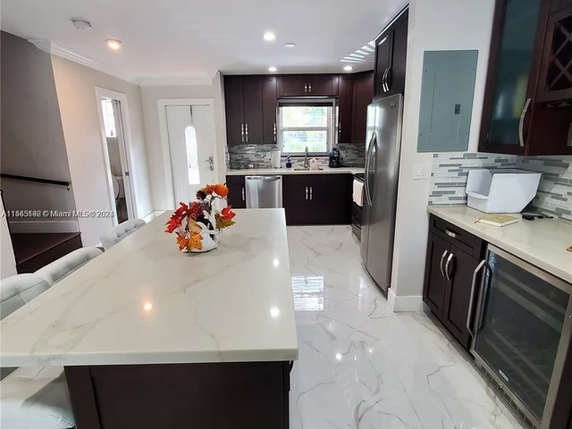 2219 NE 123rd St # 2219, North Miami FL 33181