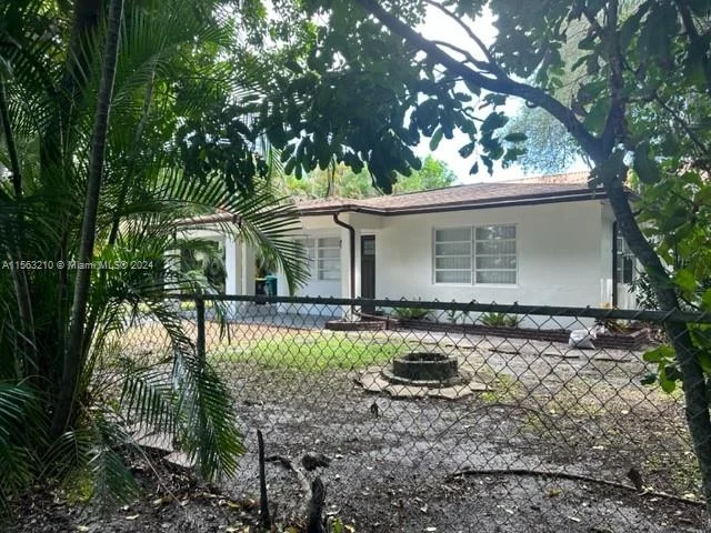 5084 SW 24th Ave, Dania Beach FL 33312