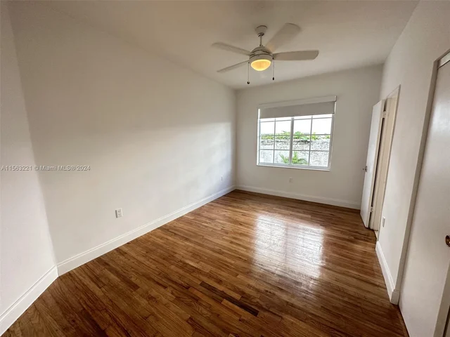 2840 Pine Tree Dr # 5, Miami Beach FL 33140