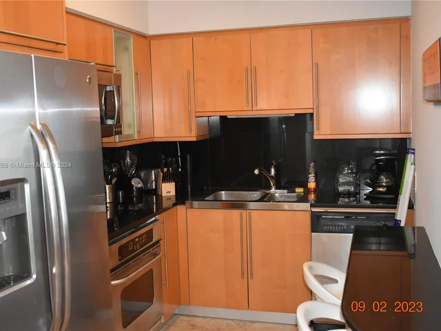 6365 Collins Ave # 1710, Miami Beach FL 33141