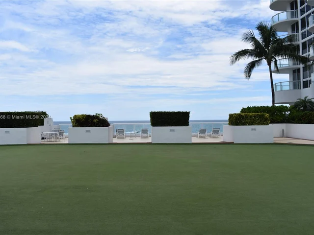 6365 Collins Ave # 1710, Miami Beach FL 33141