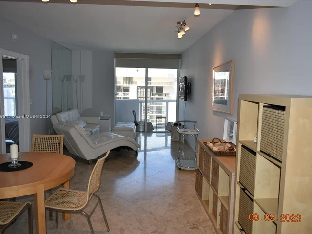 6365 Collins Ave # 1710, Miami Beach FL 33141