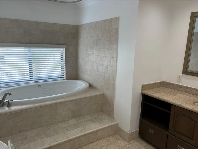 4708 SW 67th Ave # L2, Miami FL 33155