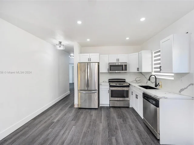 1706 S Le Jeune Rd, Coral Gables FL 33134