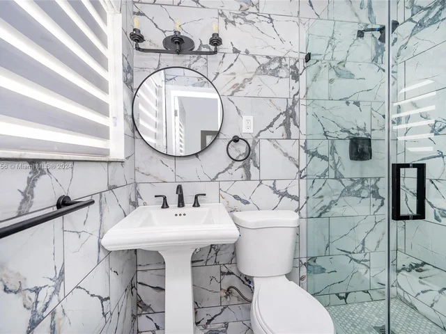 1706 S Le Jeune Rd, Coral Gables FL 33134