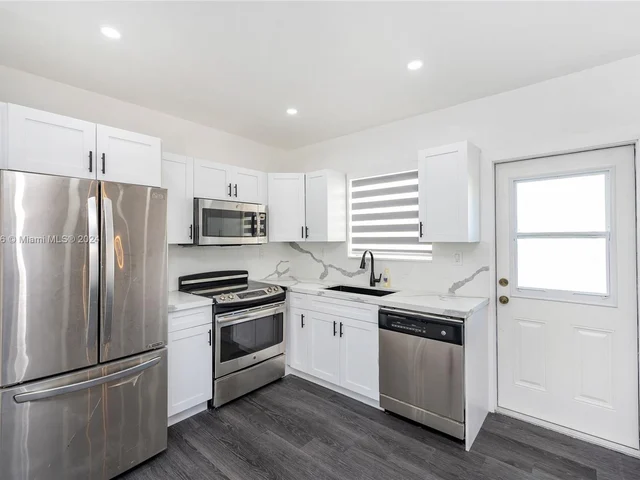 1706 S Le Jeune Rd, Coral Gables FL 33134