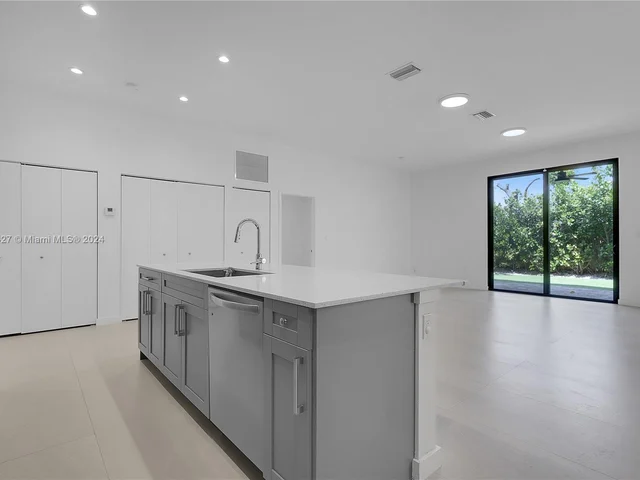 3063 SW 17th St # 3063, Miami FL 33145