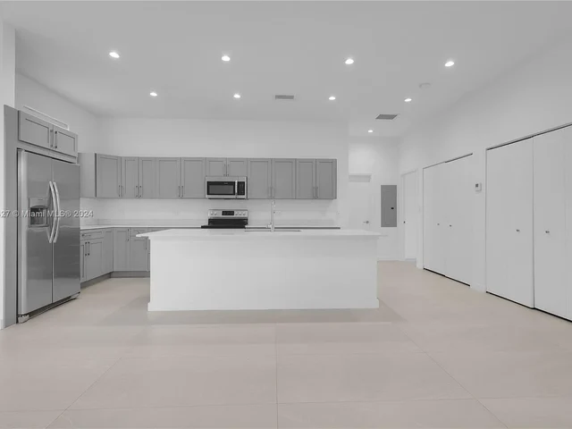 3063 SW 17th St # 3063, Miami FL 33145