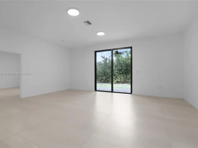 3063 SW 17th St # 3063, Miami FL 33145