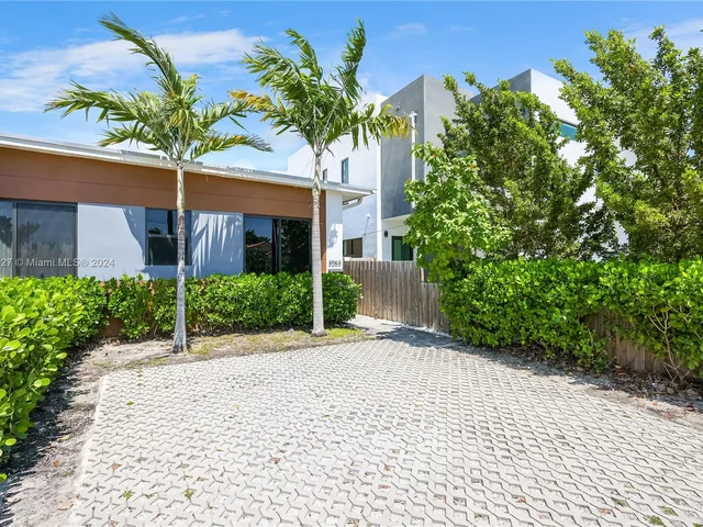 3063 SW 17th St # 3063, Miami FL 33145