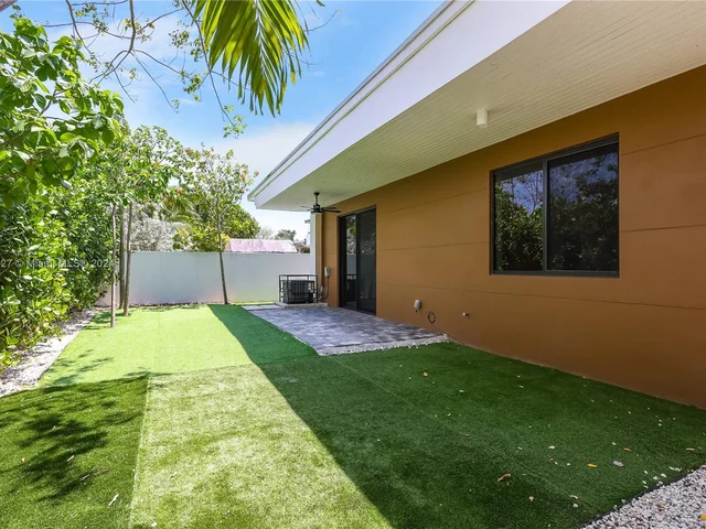 3063 SW 17th St # 3063, Miami FL 33145