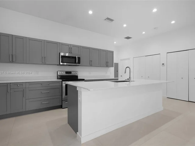 3063 SW 17th St # 3063, Miami FL 33145