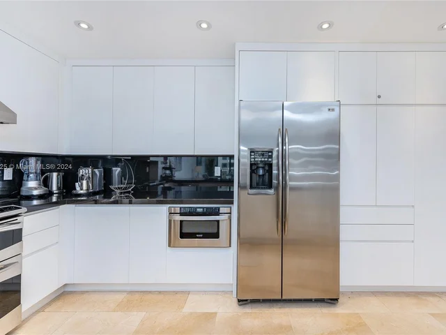 201 Crandon Blvd # 724, Key Biscayne FL 33149