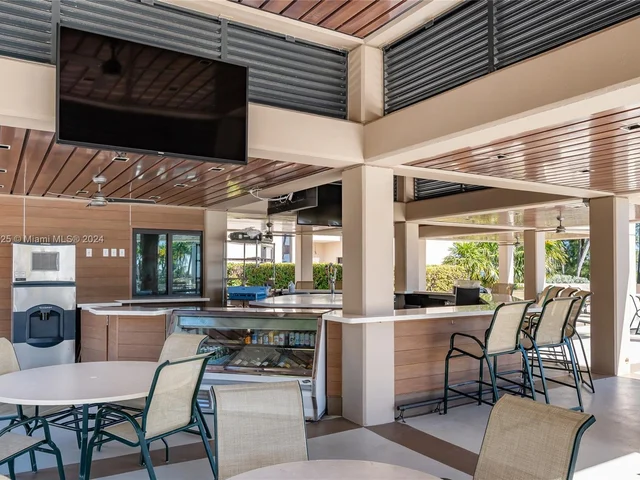 201 Crandon Blvd # 724, Key Biscayne FL 33149