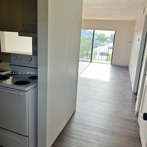 10431 N Kendall Dr # D314, Miami FL 33176