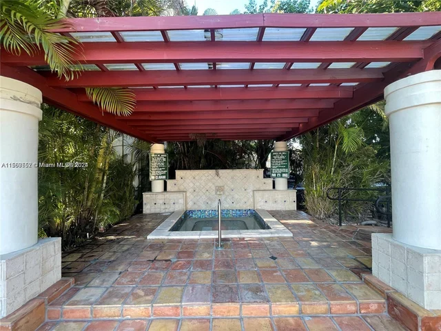 10431 N Kendall Dr # D314, Miami FL 33176