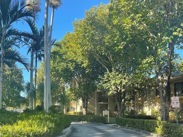 10431 N Kendall Dr # D314, Miami FL 33176
