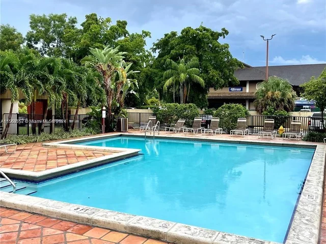 10431 N Kendall Dr # D314, Miami FL 33176