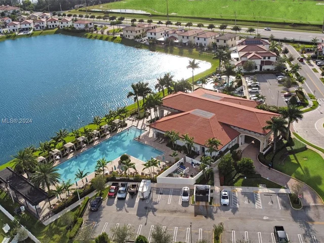 10598 W 32nd Ln # 10598, Hialeah FL 33018