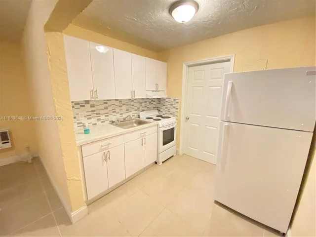 172 NW 12th St # 5, Miami FL 33136