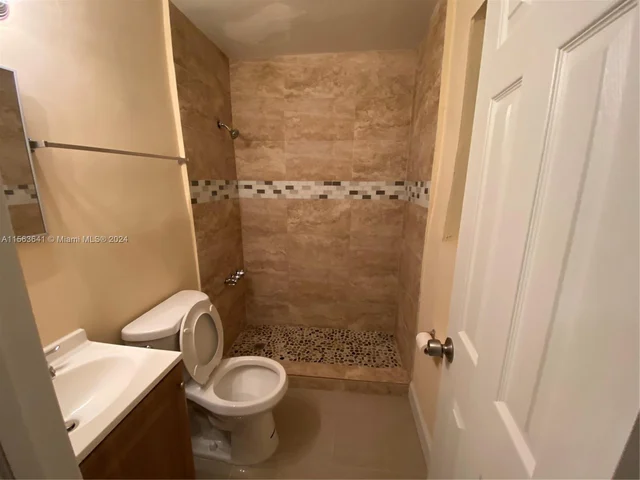 172 NW 12th St # 5, Miami FL 33136