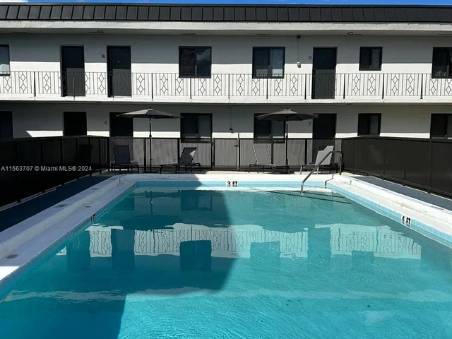 805 W 30th St # 9, Hialeah FL 33012