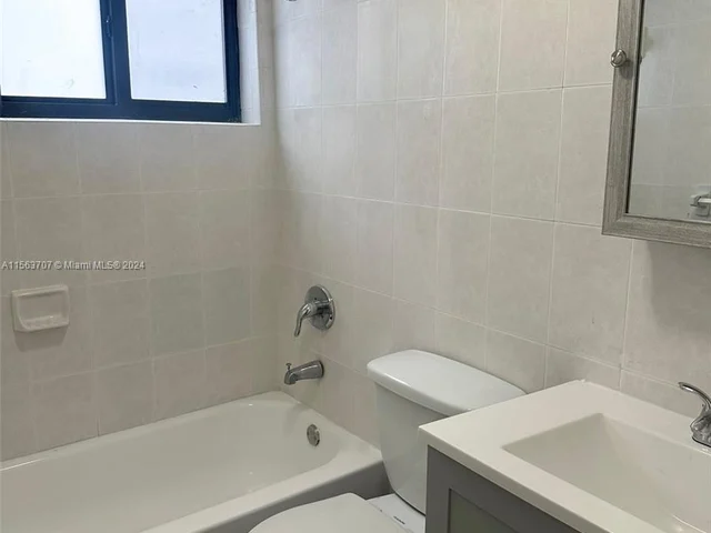 805 W 30th St # 9, Hialeah FL 33012