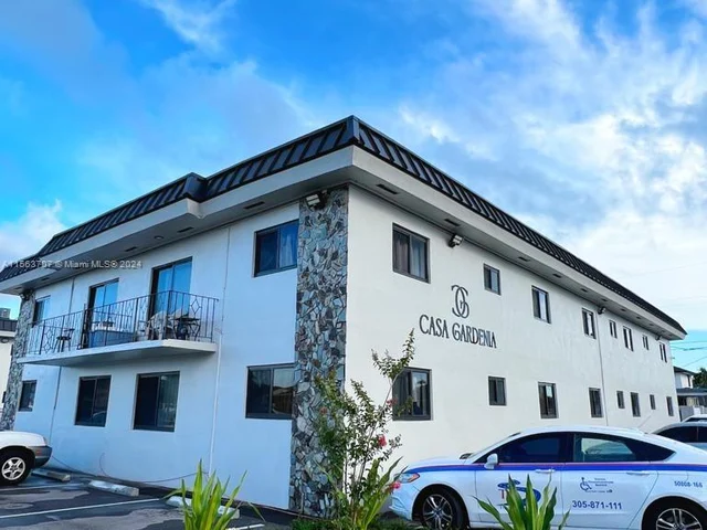 805 W 30th St # 9, Hialeah FL 33012