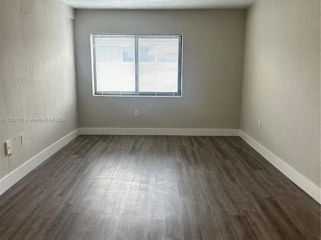 805 W 30th St # 9, Hialeah FL 33012