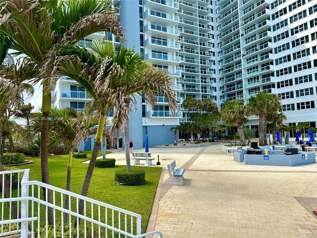 2030 S Ocean Dr # 2008, Hallandale Beach FL 33009