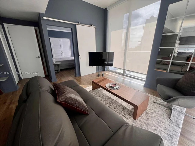 151 SE 1st St # 810, Miami FL 33131