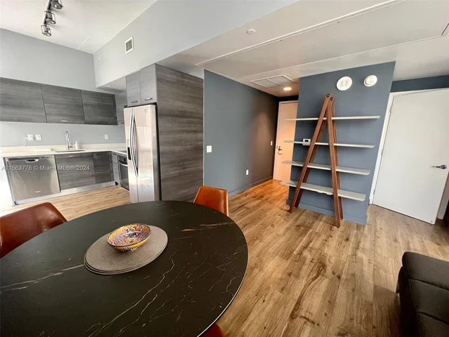 151 SE 1st St # 810, Miami FL 33131