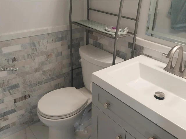 1731 SE 15th St # 402, Fort Lauderdale FL 33316